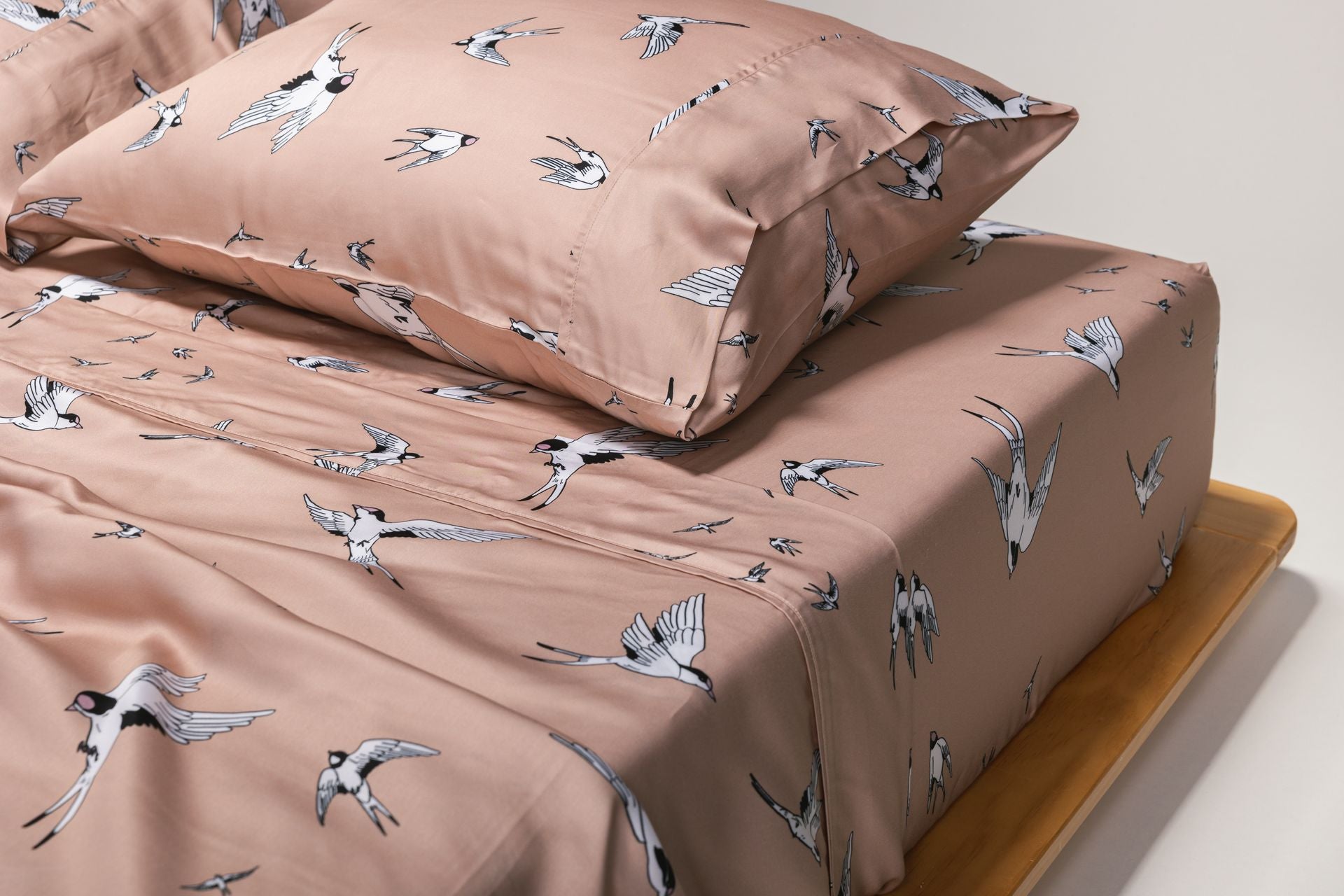 Ciela Swallow Print Sheets Set