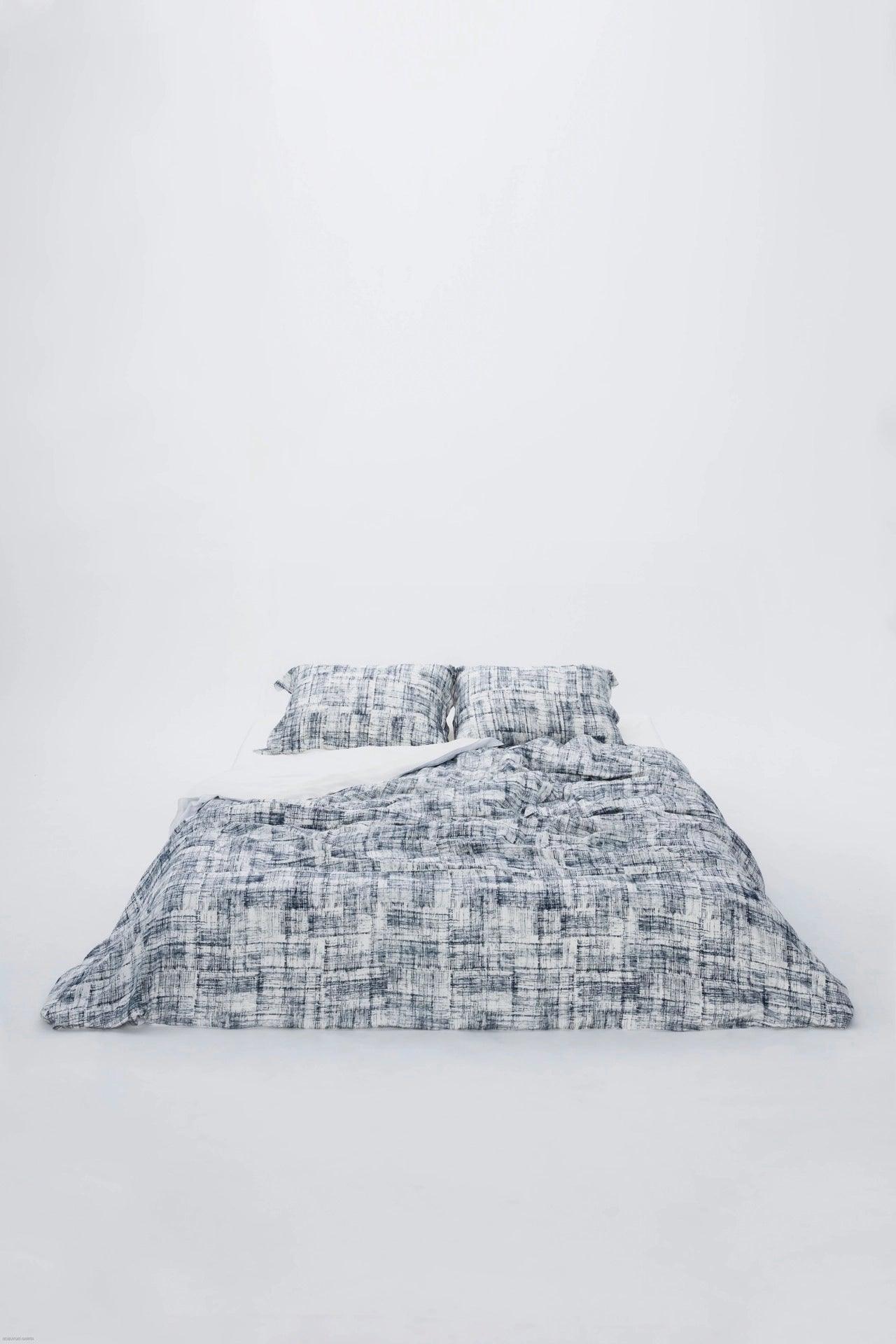 Abstract Line Drawing Print Duvet Set - NOT LABELED