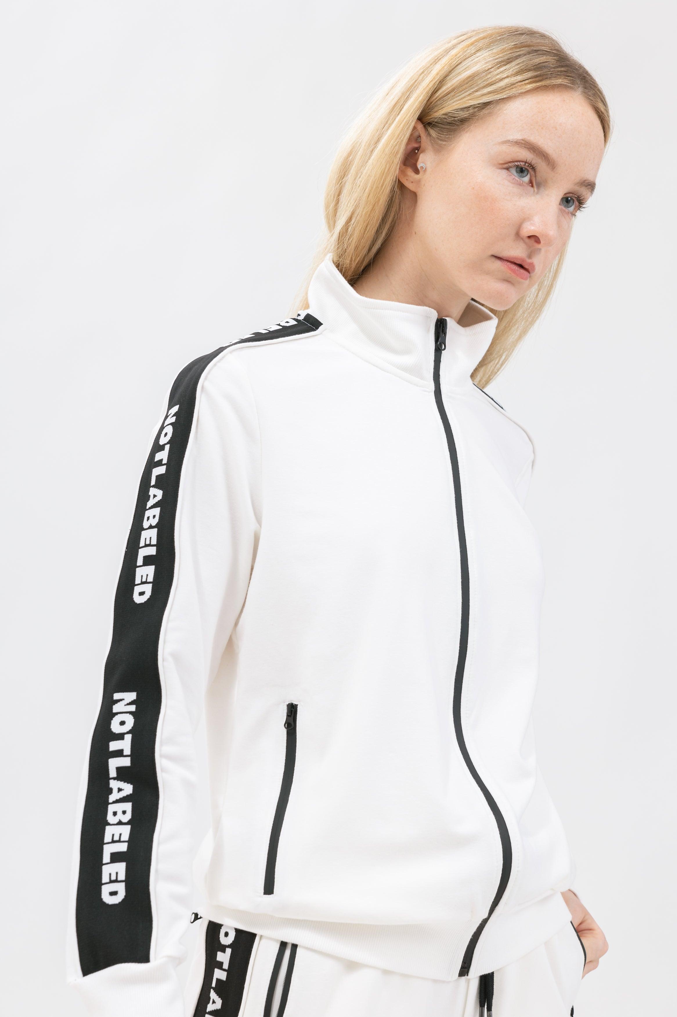 ATHLEISURE – NotLabeled